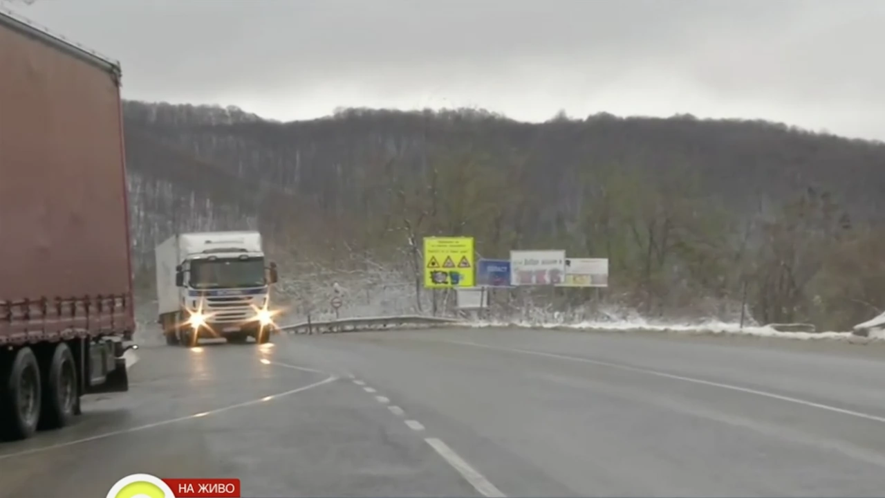 Няколко  румънски тирове са аварирали при Прохода на Републиката    Хаинбоаз Пътната