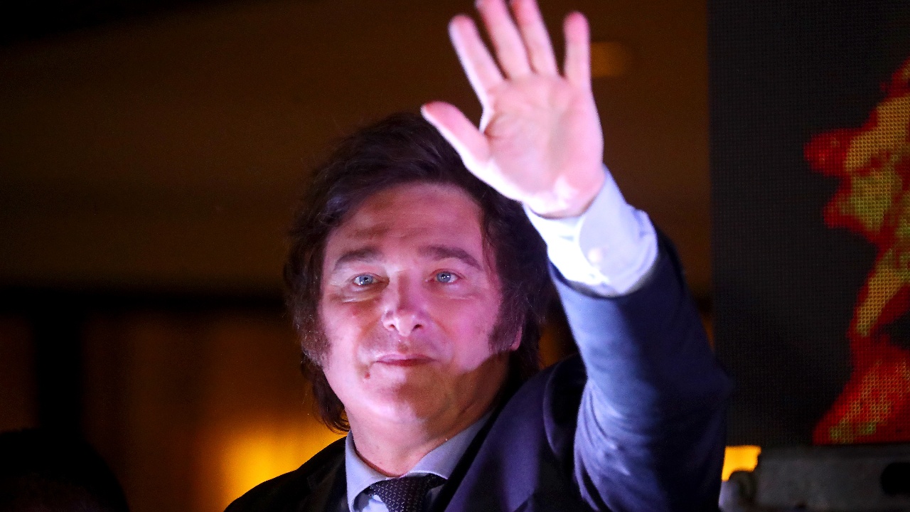 Новият президент на Аржентина обяви премахване на песото и закриване на централната банка