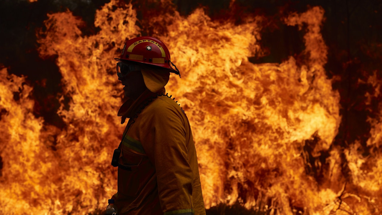 Горски пожари избухнаха край австралийския град Пърт заради необичайна гореща вълна