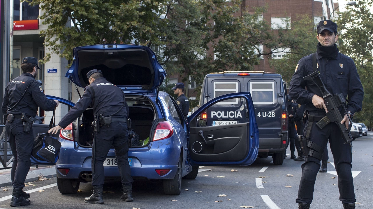 Испанската полиция задържа трима души при разследване за опит за