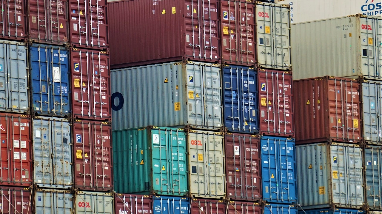 Стойността на износа и вноса на стоки в ЕС продължава
