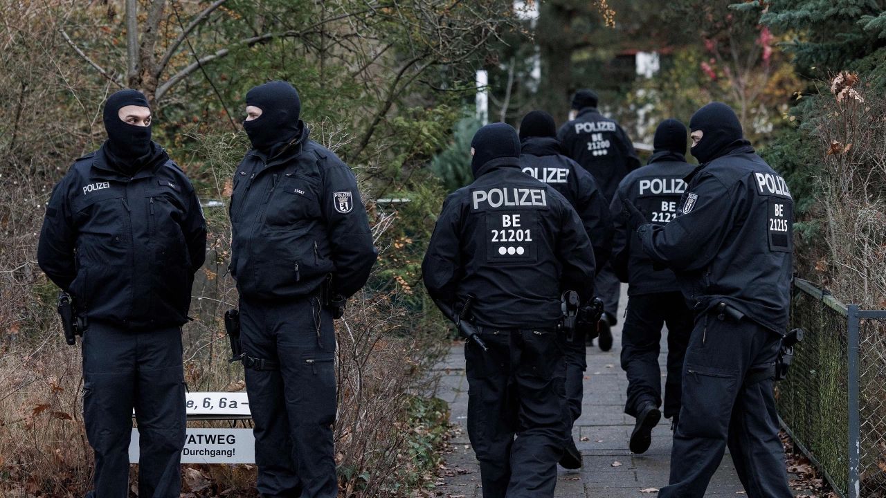 Над 300 полицейски служители в Берлин участваха в няколко специализирани