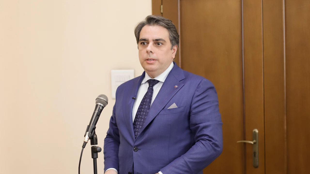Министърът на финансите Асен Василев ще бъде изслушан в петък