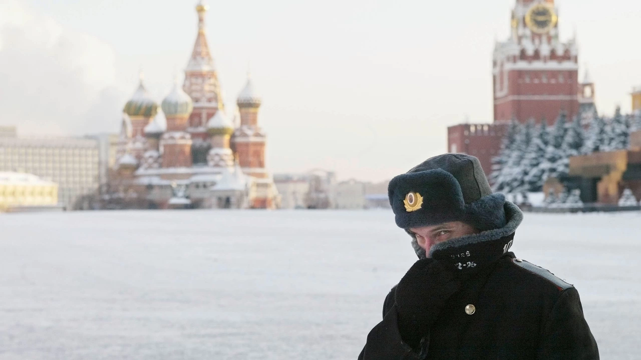 Руската столица се оказа този петък затрупана под 12 сантиметрова снежна