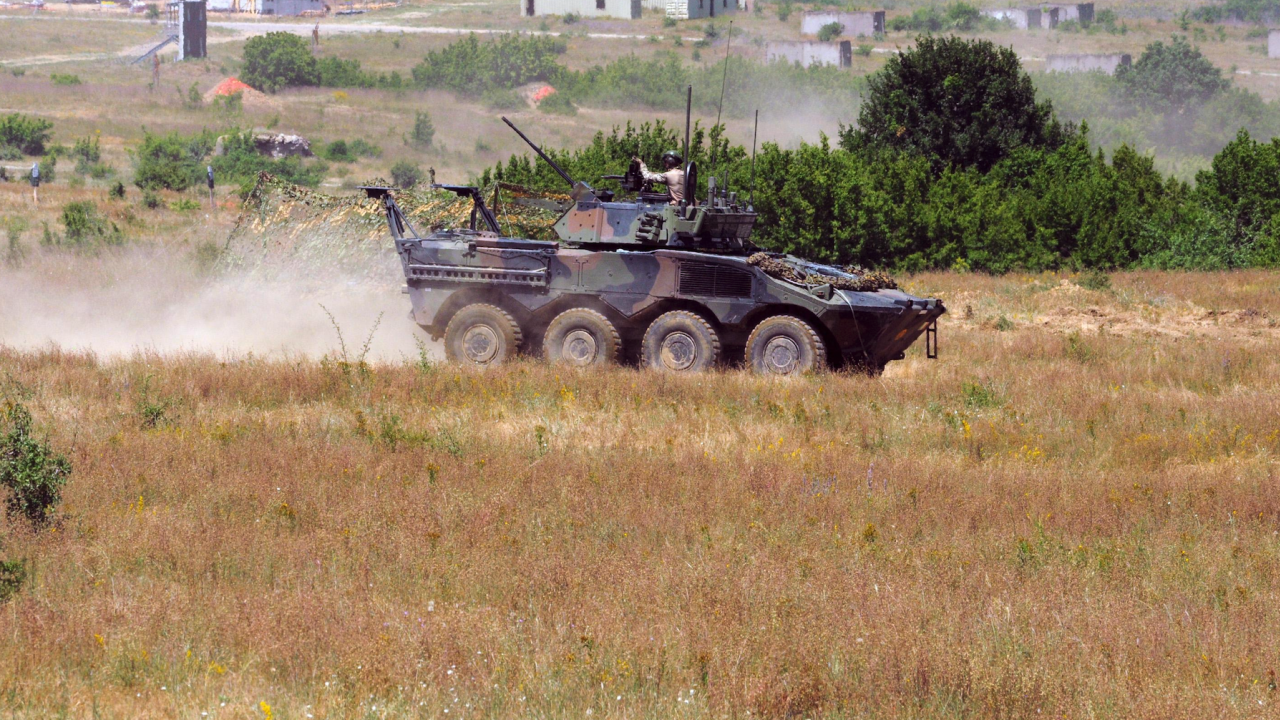 Комисията по отбрана подкрепи ратифициране на договора за купуване на бойни машини "Страйкър"