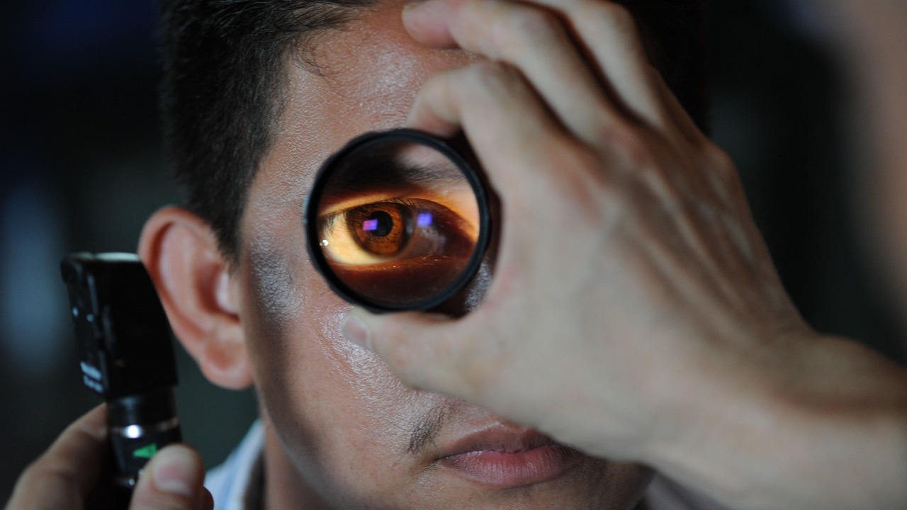 Учени създадоха лазерно устройство, което открива мозъчни травми по очите