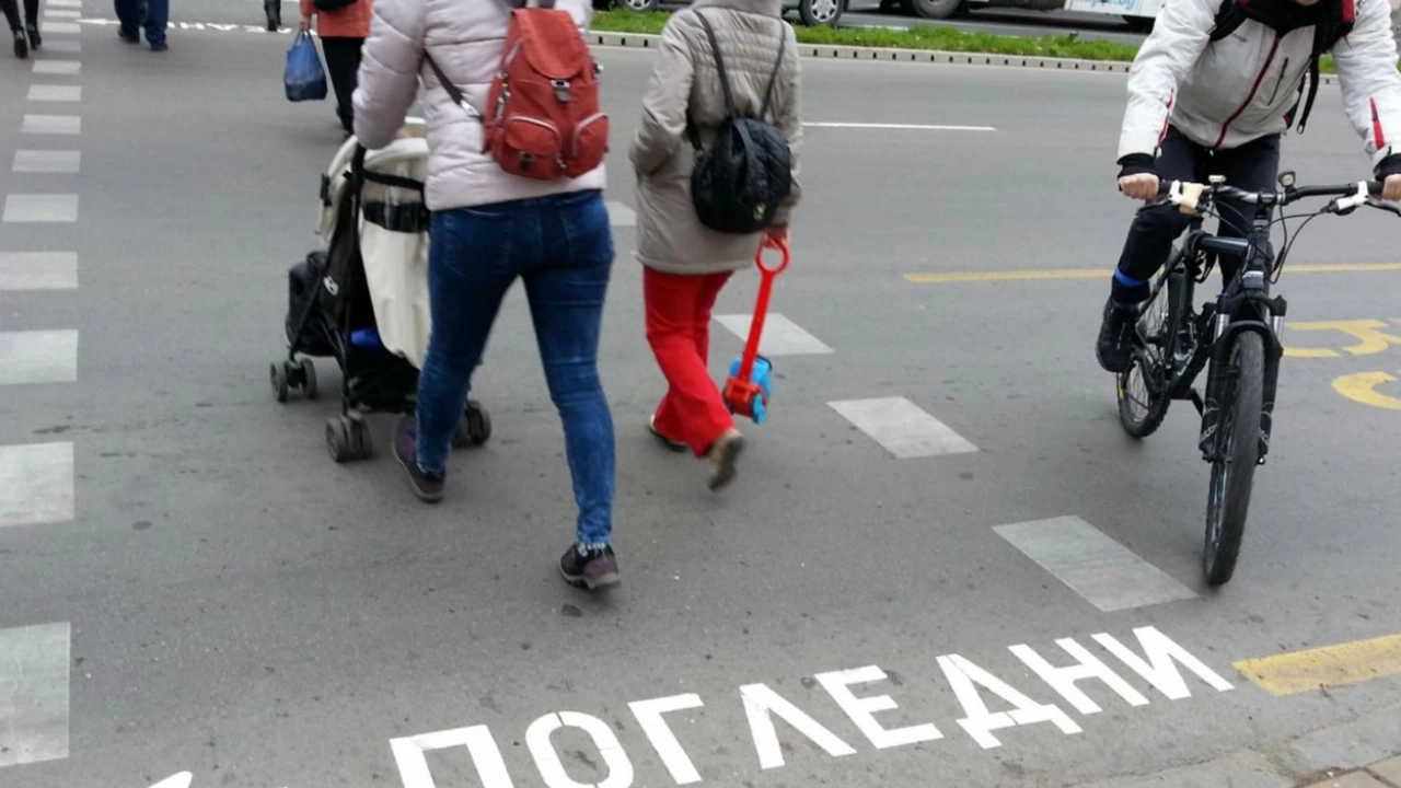 Блъснаха две деца на пешеходни пътеки в Сливен Те са приети