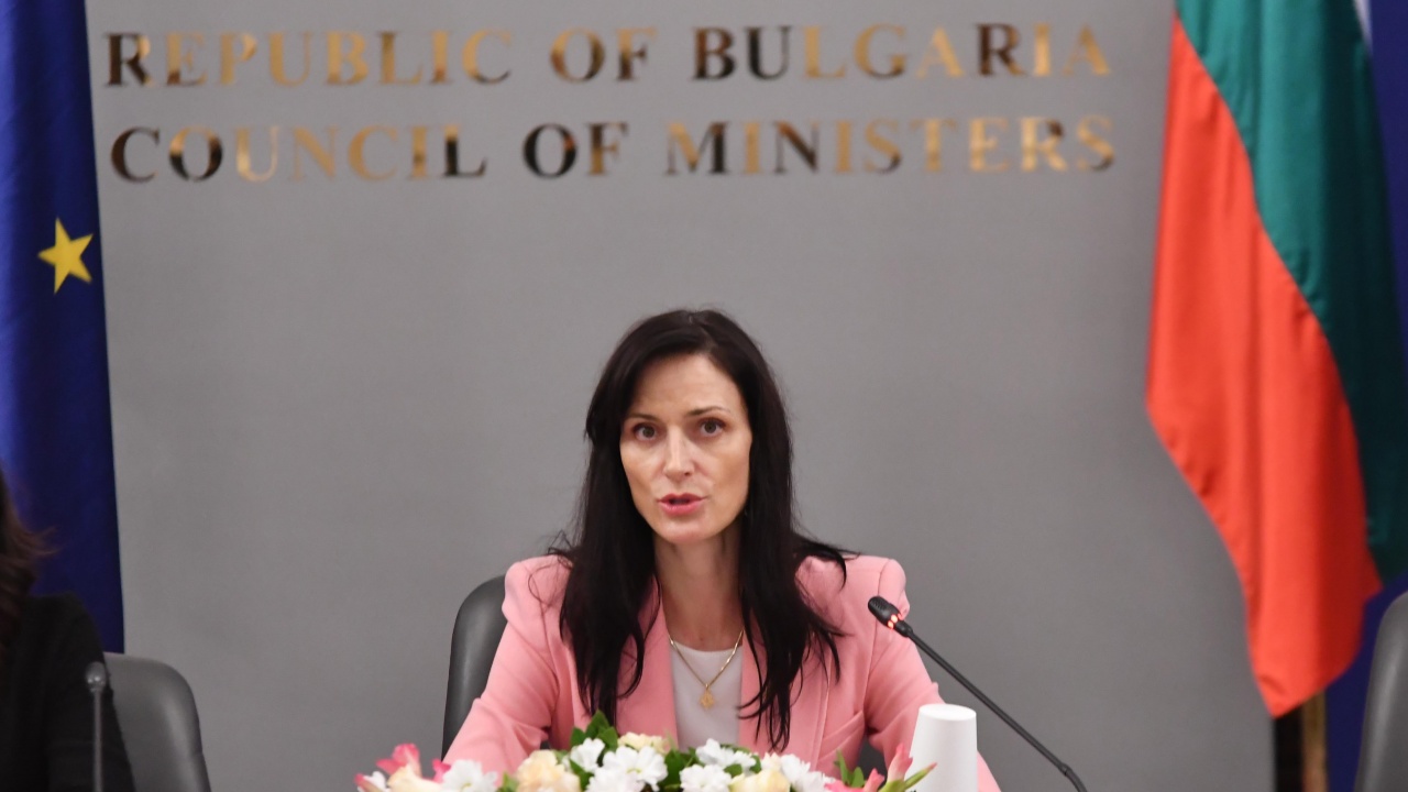 Вицепремиерът Мария Габриел домакинства конференция за външнополитическа стратегия на България