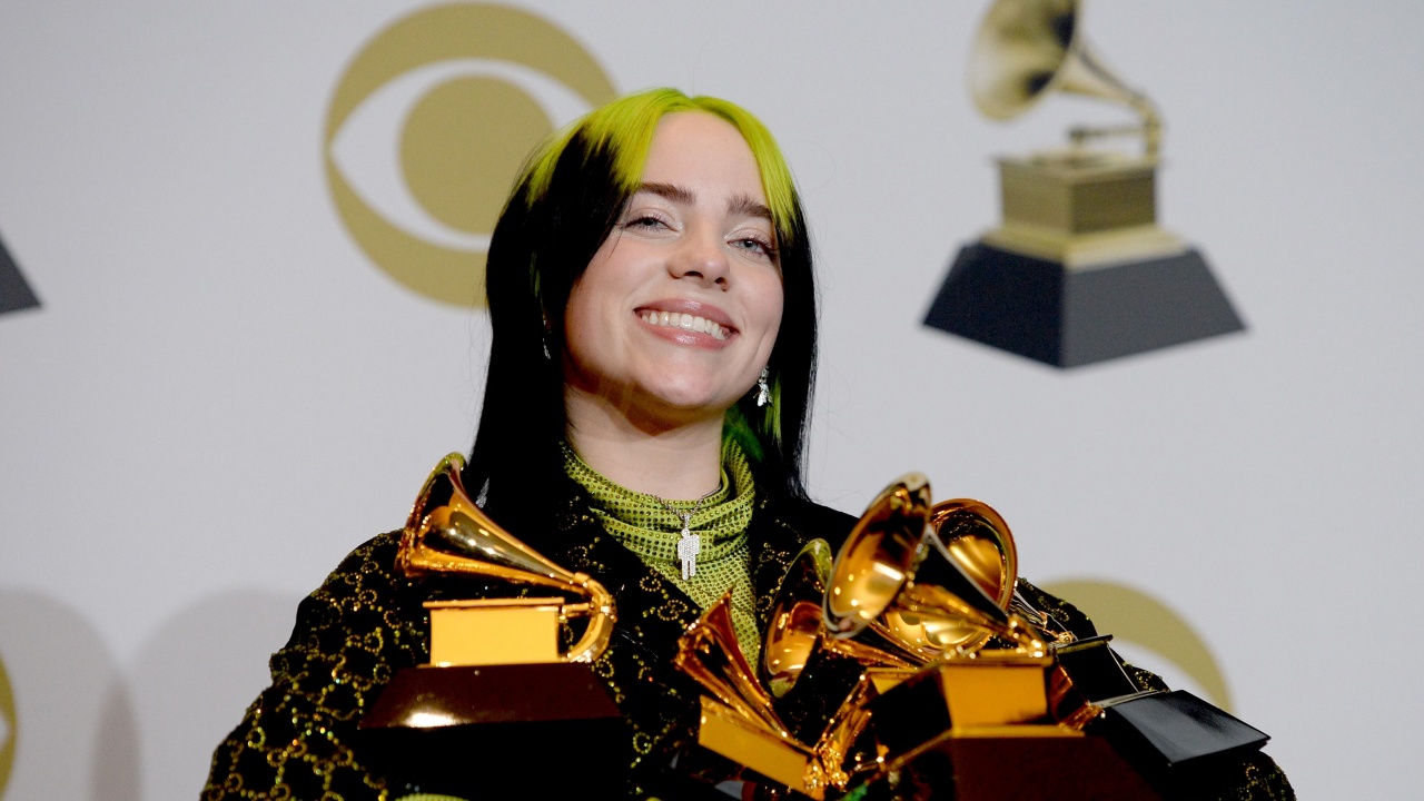 Billie Eilish admitted: I like both women and men! - US - Daily News