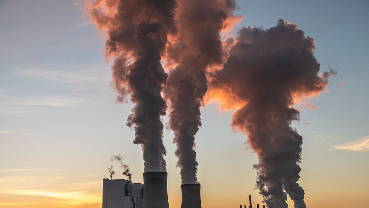 Световните нива на въглеродните емисии отново нарастват, съобщава БТА, цитирайки