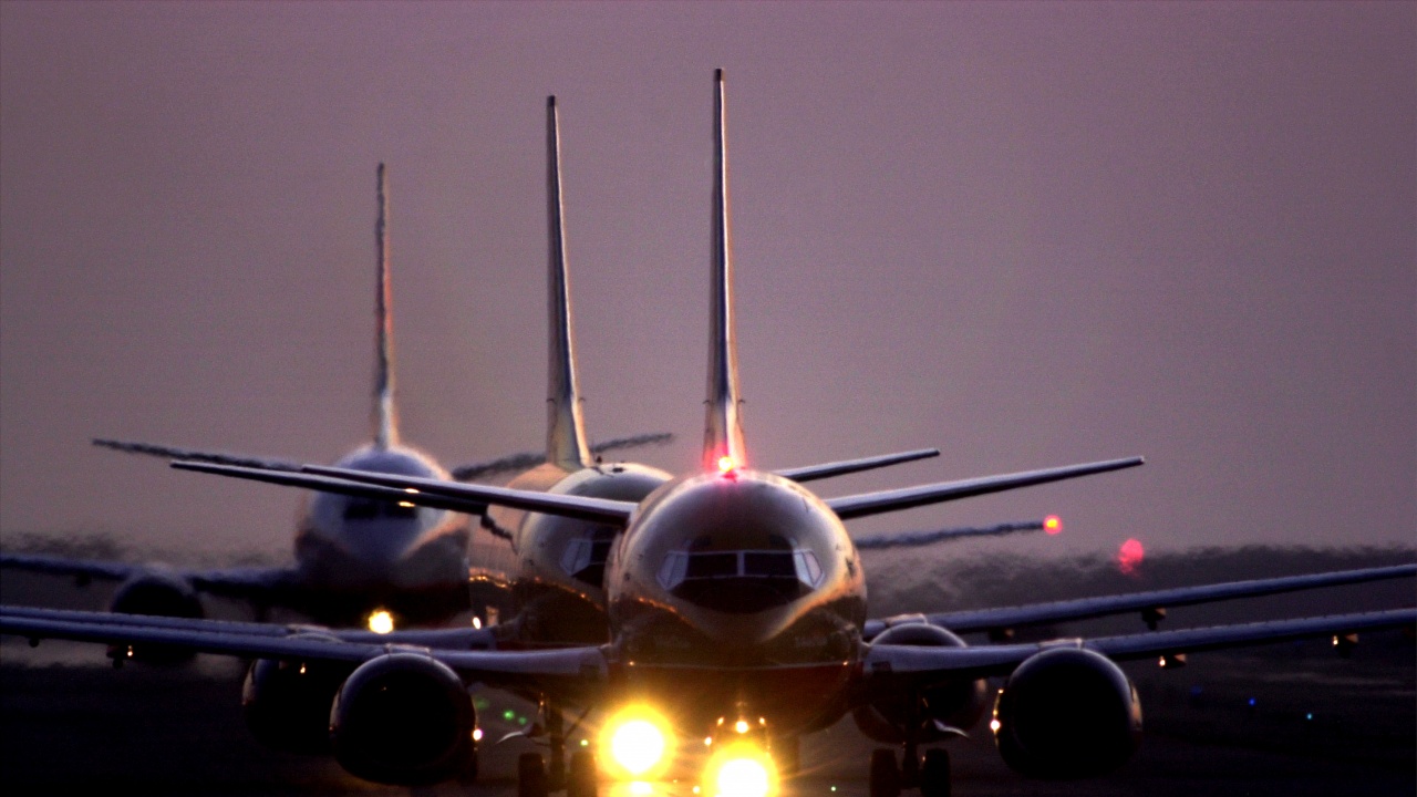 Печалбите на авиокомпаниите ще се стабилизират през 2024 г., тъй