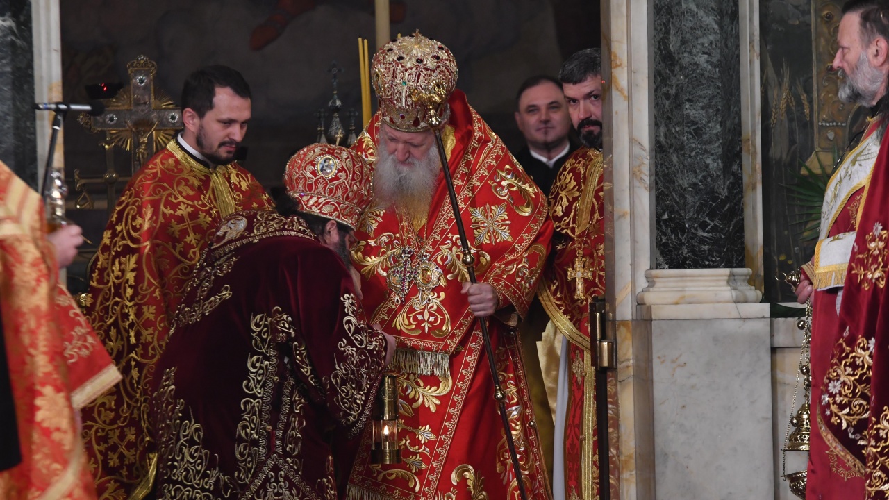 Светият Синод заседава: Очакват се подробности за състоянието на патриарх Неофит