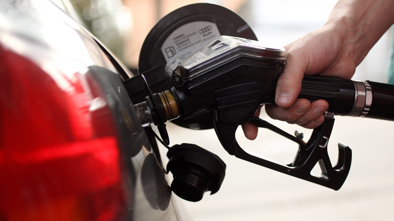 През 2024-а година румънците ще плащат повече за бензин и