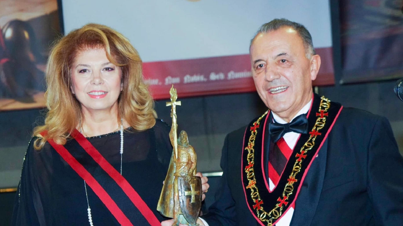 Вицепрезидентът е получила отличието Рицар на годината 2023 от Ордена