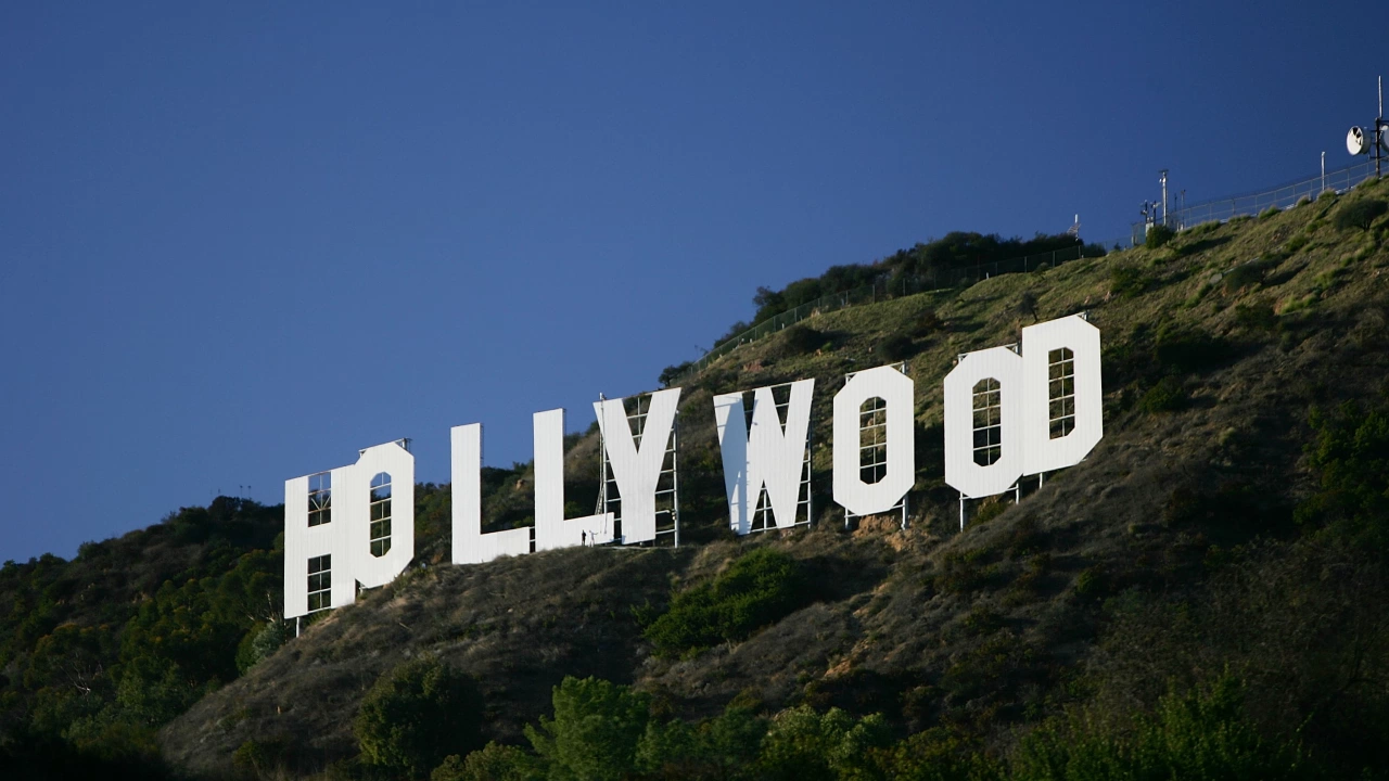 Легендарният надпис Холивуд  навърши 100 години 13 метровите букви се издигат на