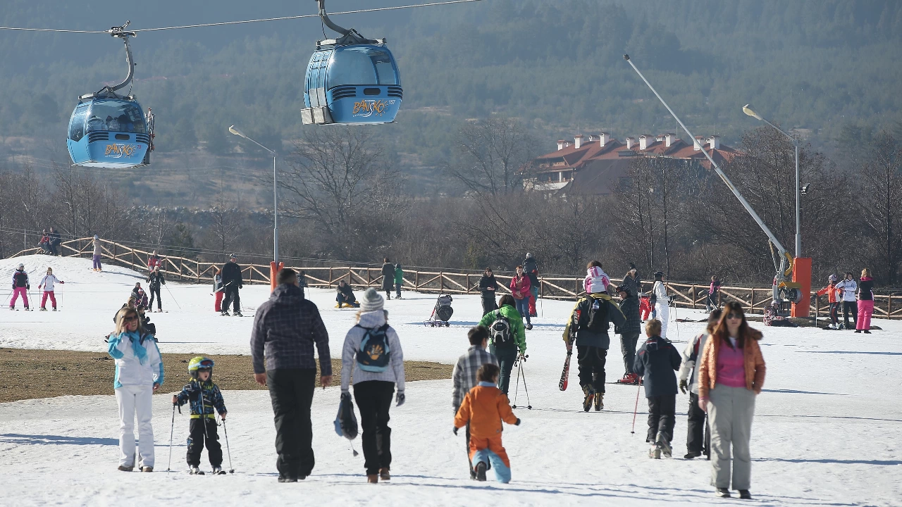 Приблизително 73 от румънците ще прекарат зимната ваканция у дома