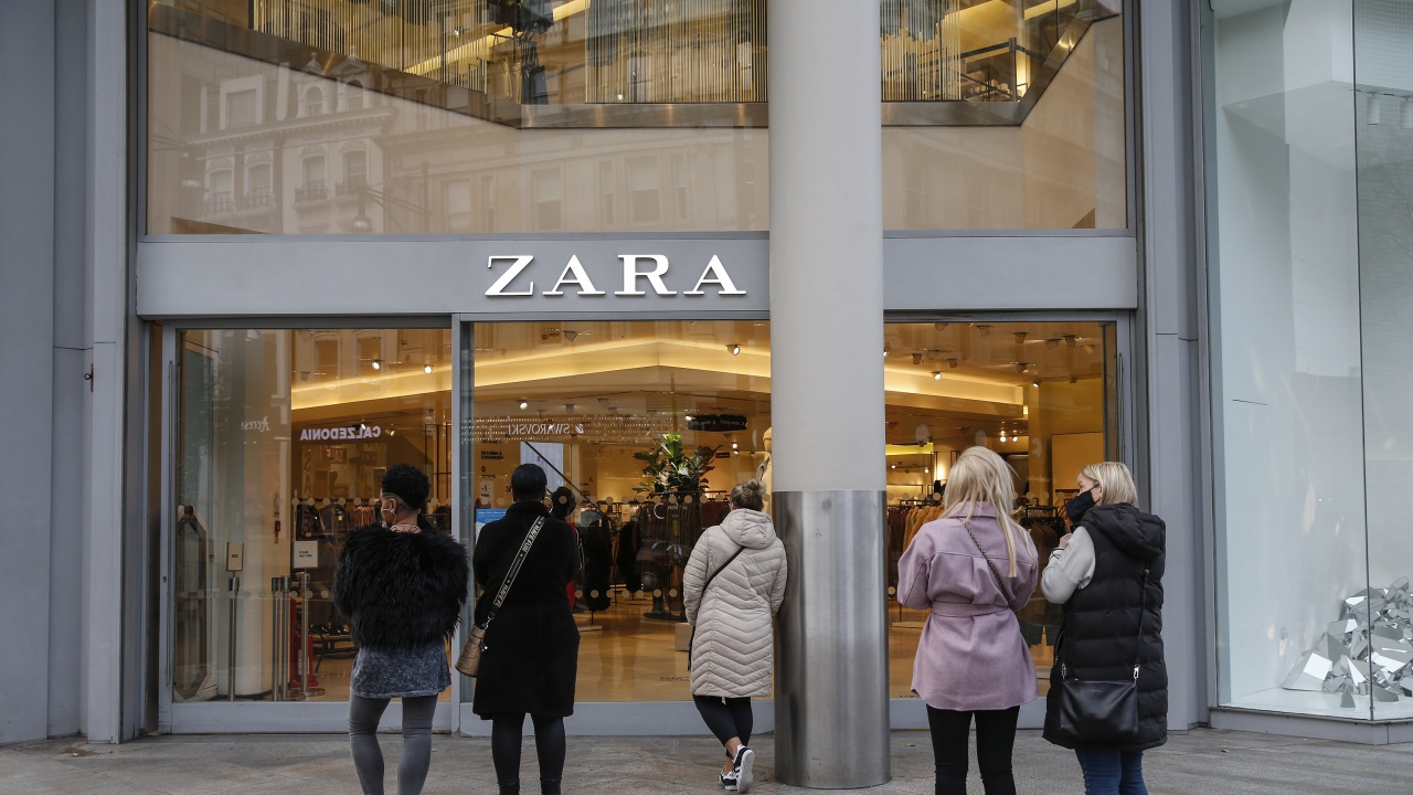 Испанската модна марка Зара (Zara) изтегли рекламни изображения, които според
