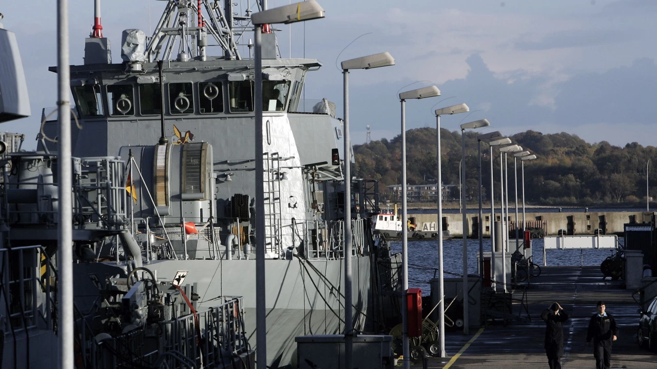 Великобритания ще предостави два миночистачни кораба от Кралските военноморски сили