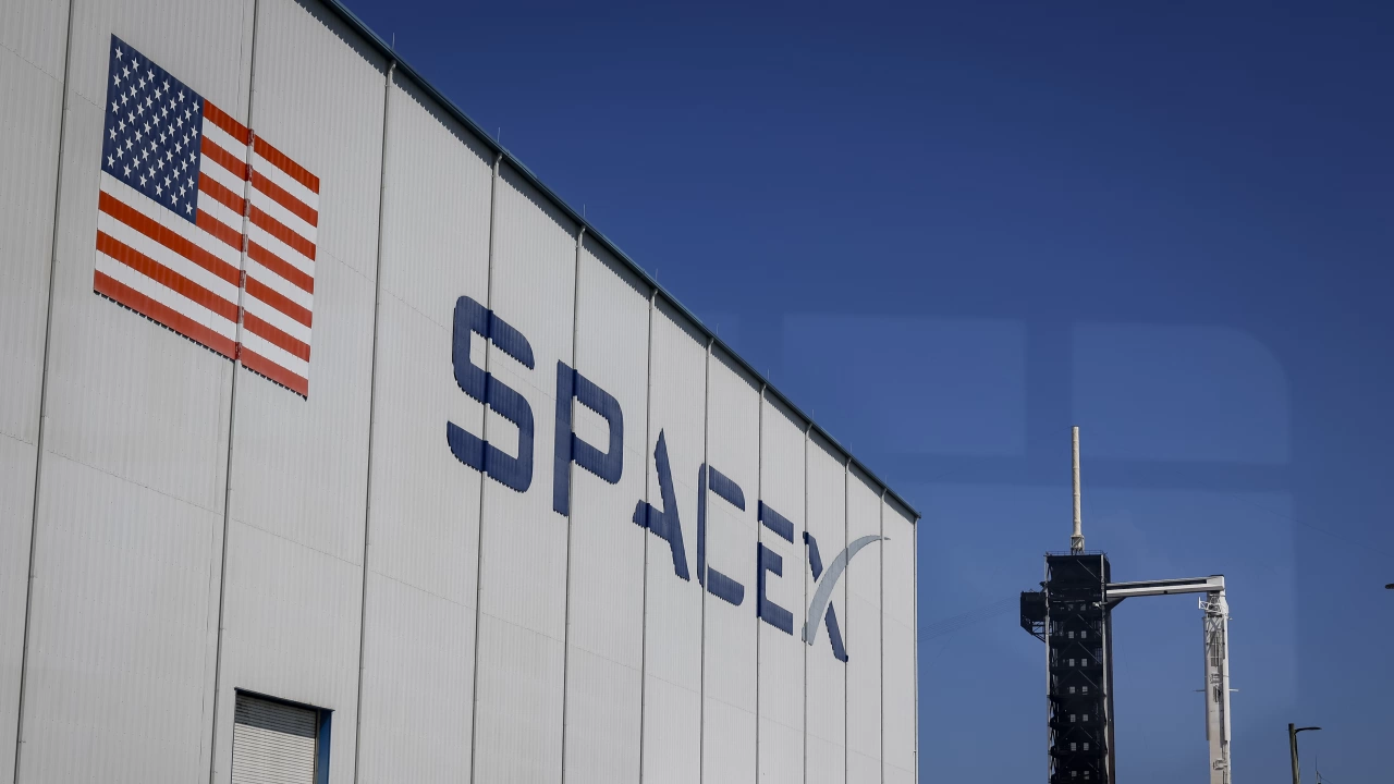 Компанията Спейкс Екс отложи за втори ден изстрелването на ракета