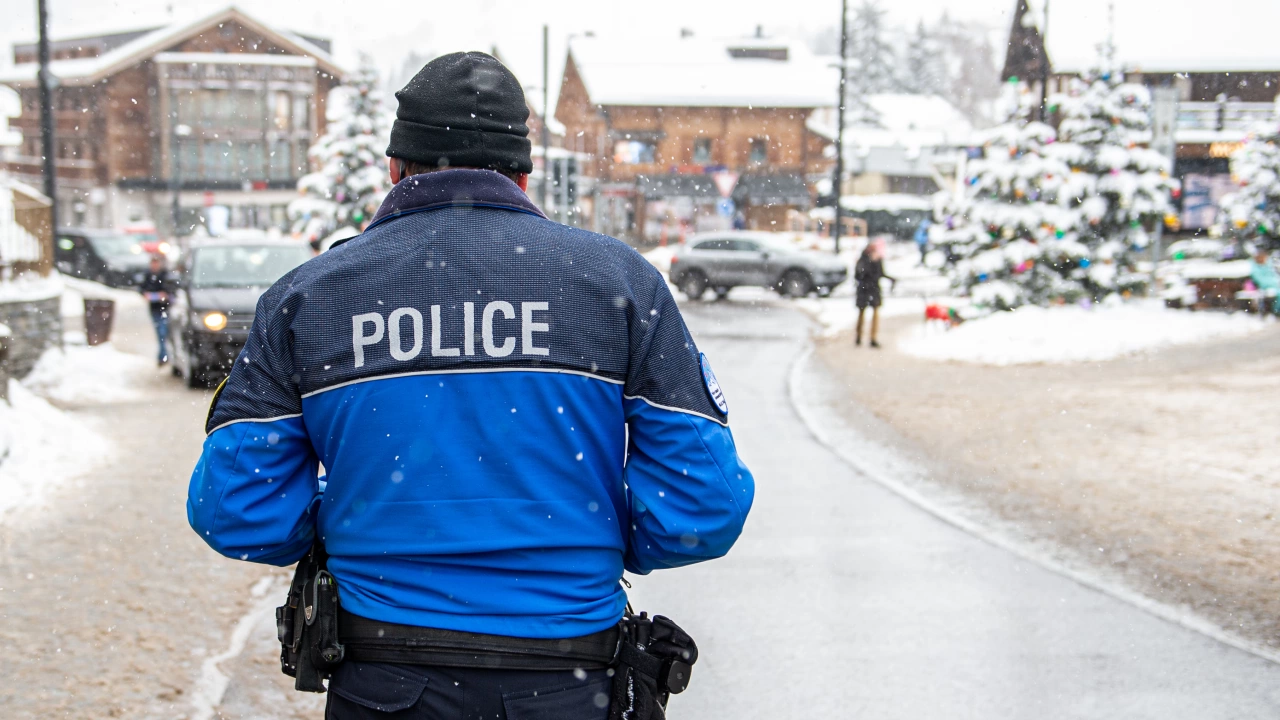 Швейцарската полиция съобщи че е арестувала човек заподозрян за двойното