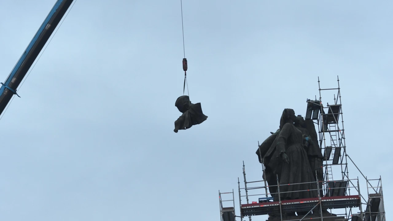 Отстраняването на Паметника на Съветската армия даже закъсня То трябва