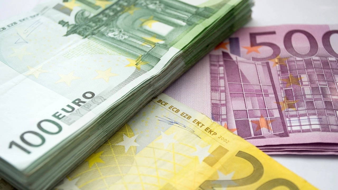 Еврото еврото се повиши над 1 09 долара след като УФР посочи