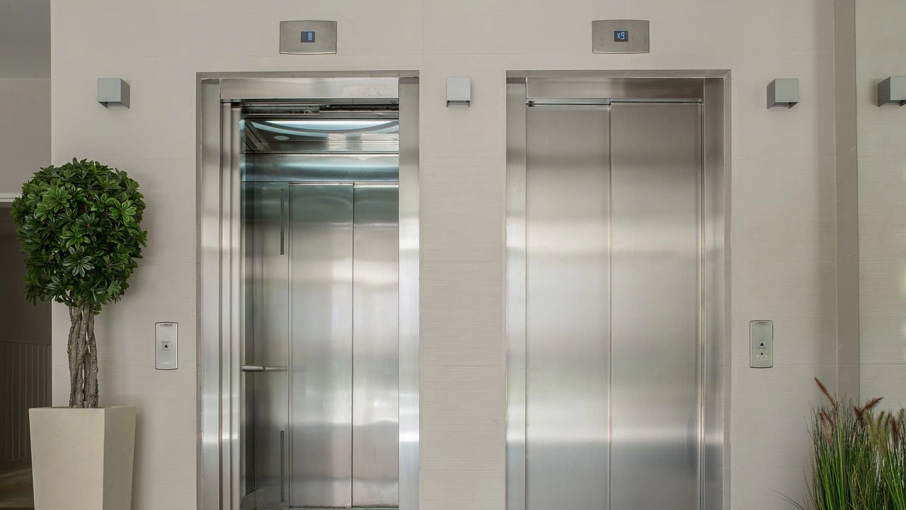 Още от 2014 г датира изискването старите асансьори в България