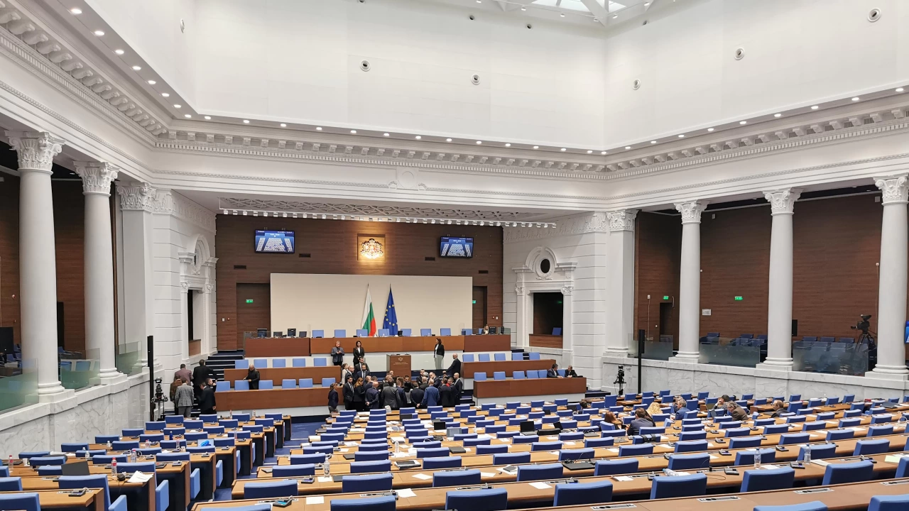 Депутатите не събраха кворум за началото на днешното заседание До 18 часа