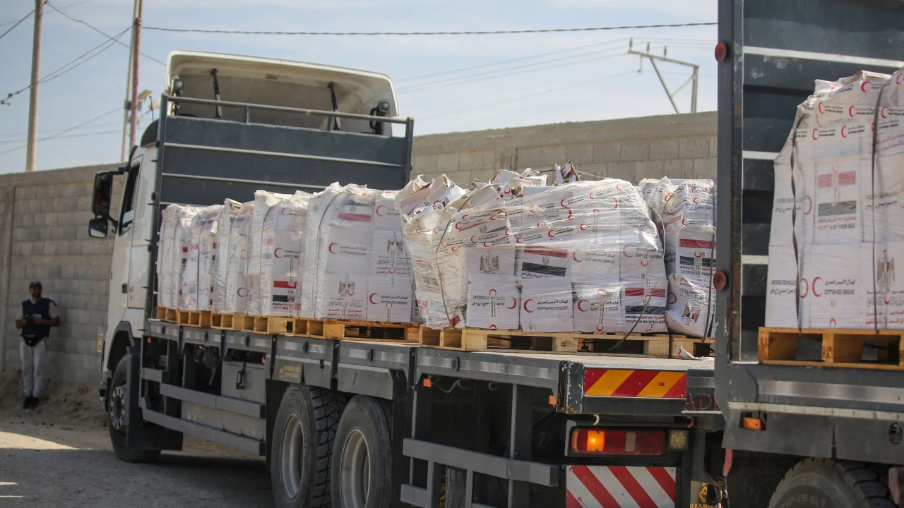 Превозващите хуманитарна помощ камиони за Ивицата Газа бяха разграбени от