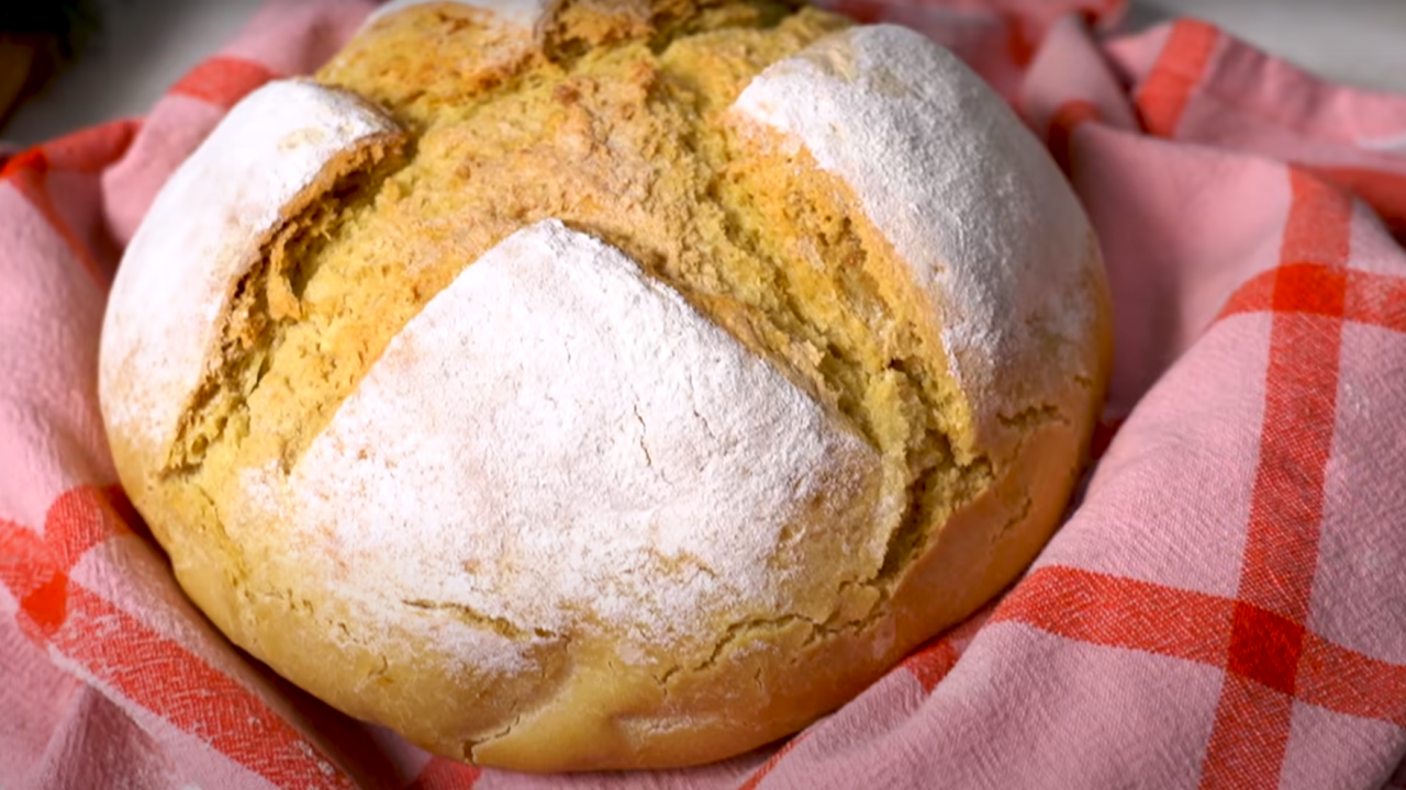 На Бъдни вечер традицията повелява обредният хляб да е постен - все пак това