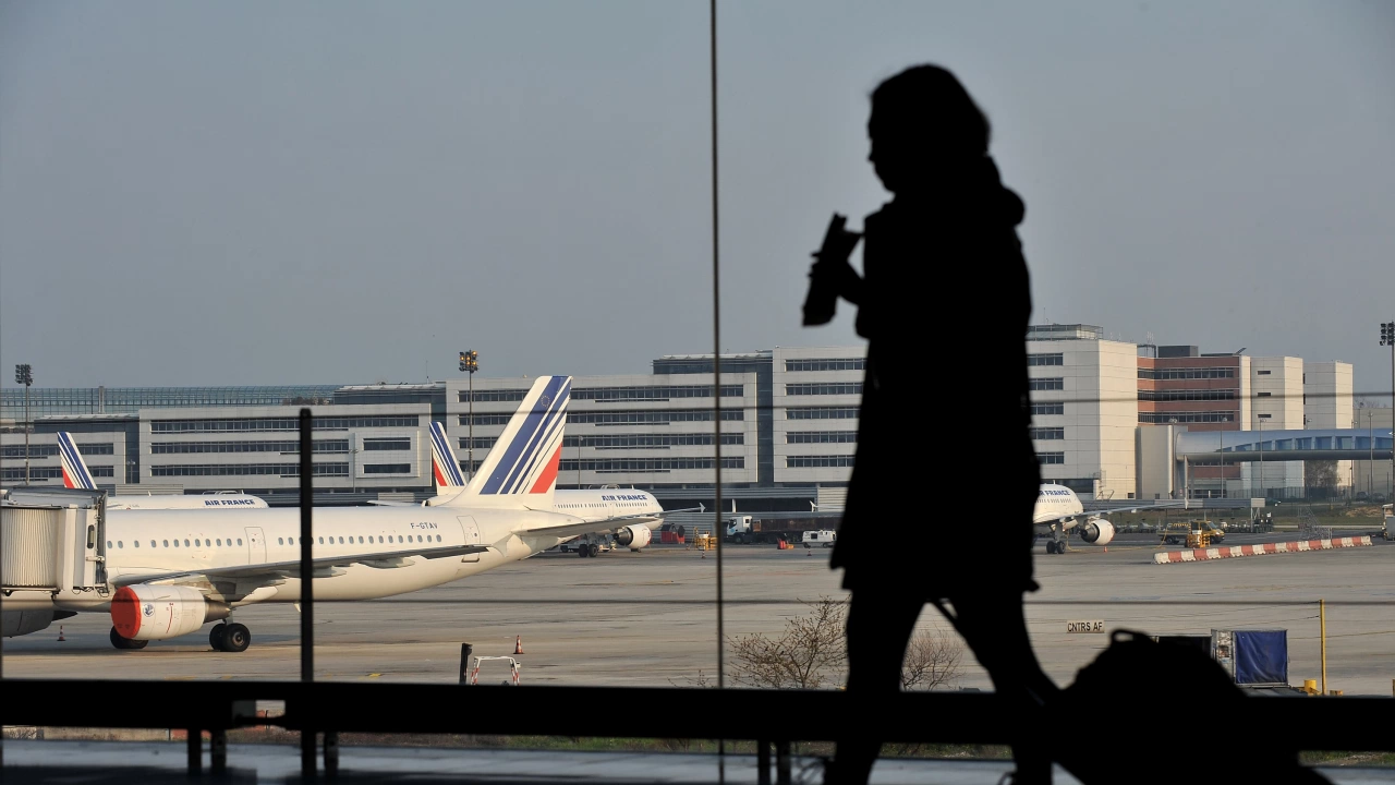 Френският въздушен трафик е бил умерено нарушен днес преди обяд