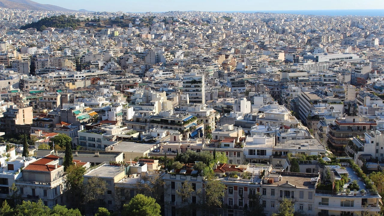 Опасно шофиране в Атина доведе до арест на 75 годишен грък
