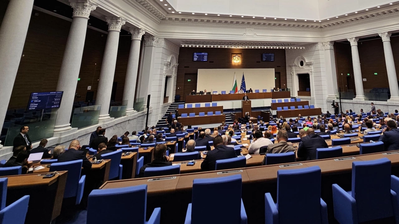 Народното събрание удължи работното си време до изчерпване на точките