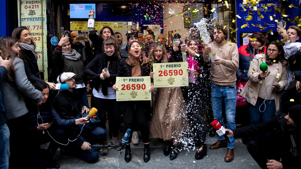 Испанската коледна лотария Ел Гордо раздаде 2 6 милиарда евро предаде