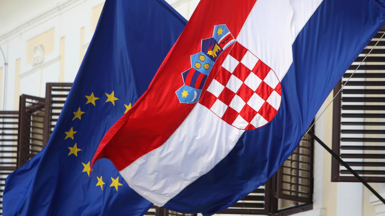 Хърватия от днес е член на еврозоната и Шенген