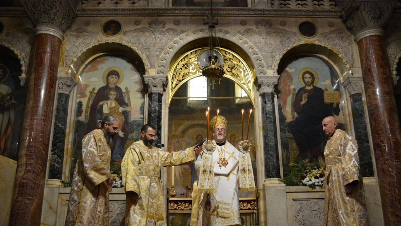 Тържествена света литургия и молебен за Новата 2023 година бяха отслужени в "Св. Александър Невски"