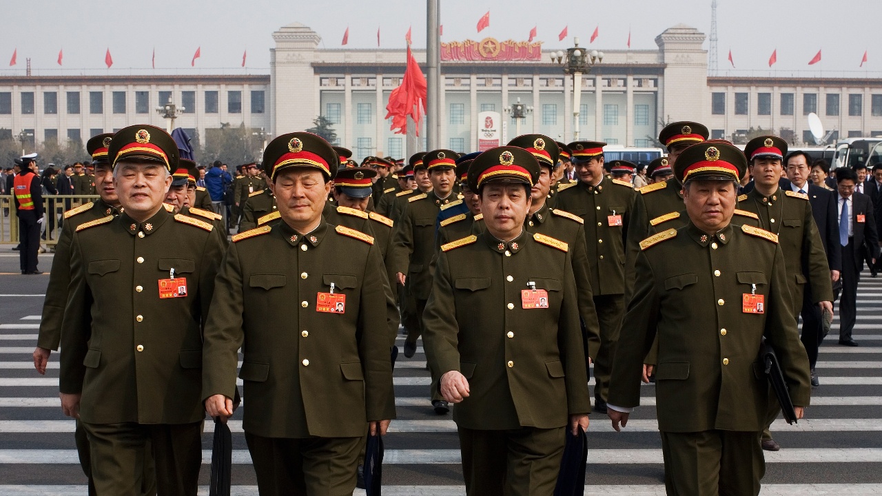 Деветима висши военни бяха изключени от китайския парламент, в рамките