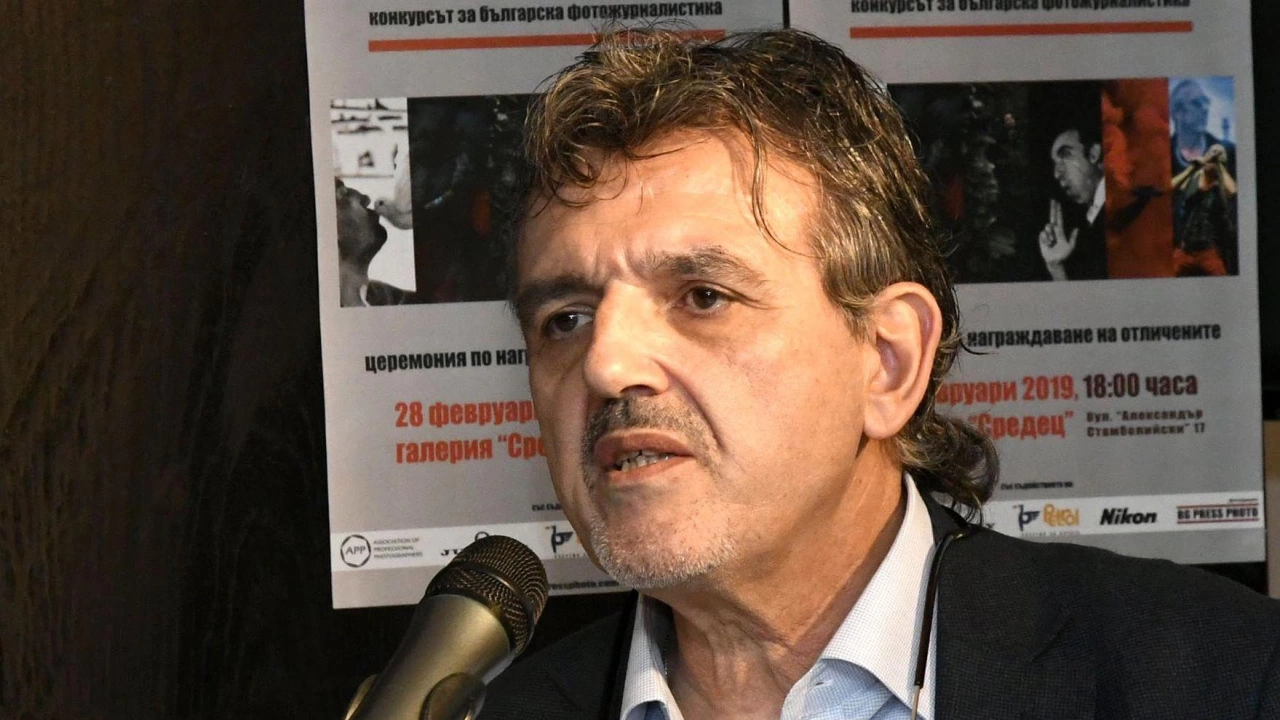 Популярният фоторепортер Цветан Томчев е починал на Коледа съобщи Булфото Томчев