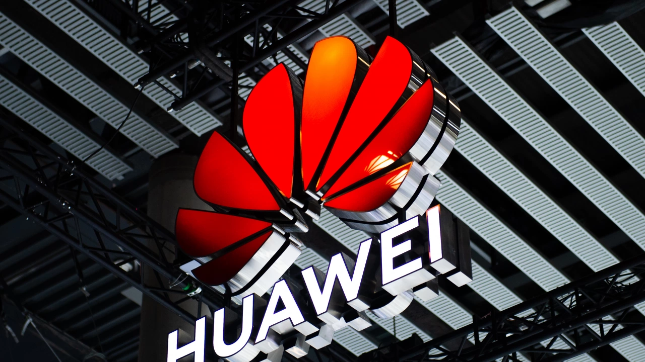 Китайската технологична компания Хуавей Huawei очаква да отчете приходи надвишаващи