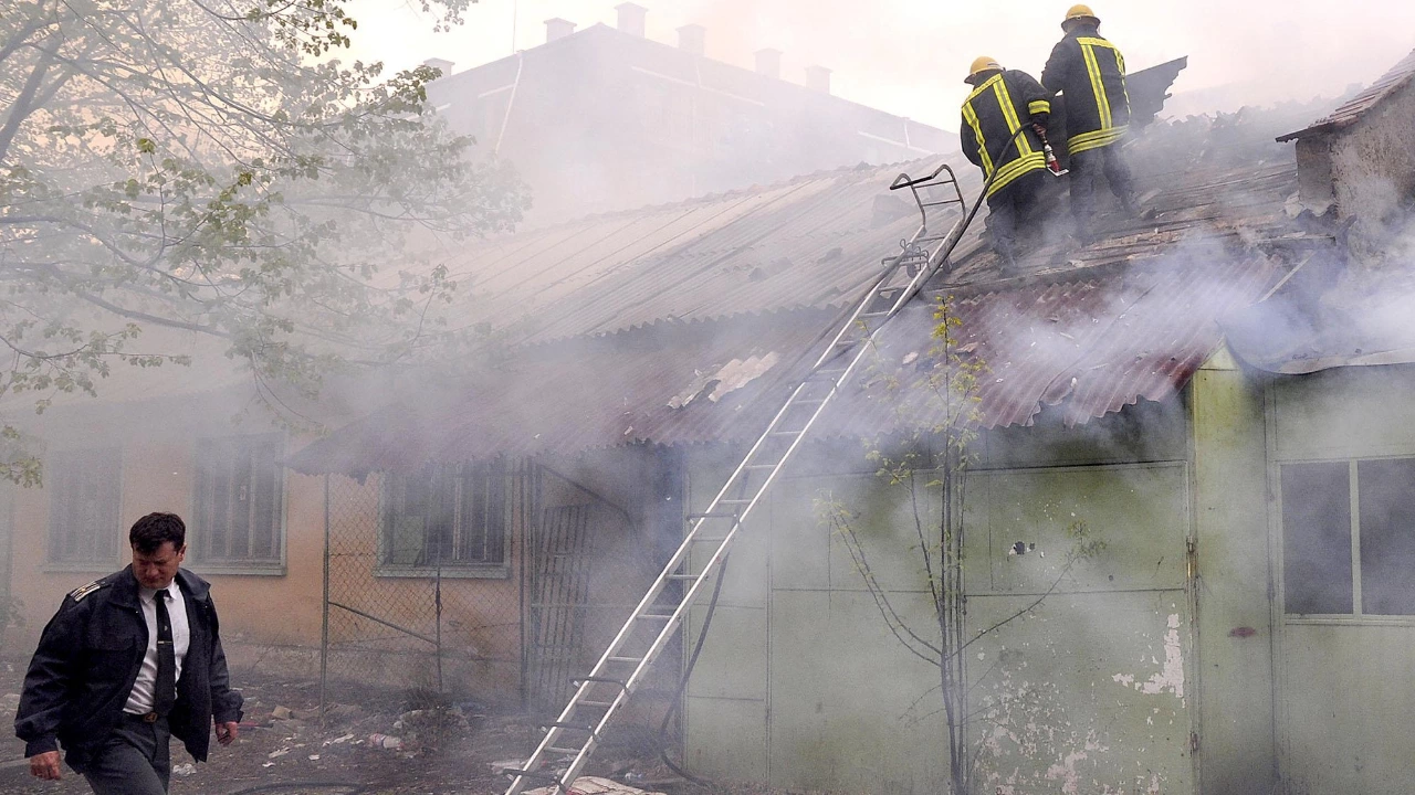 Мъж на 43 годишна възраст загина при пожар в дома си