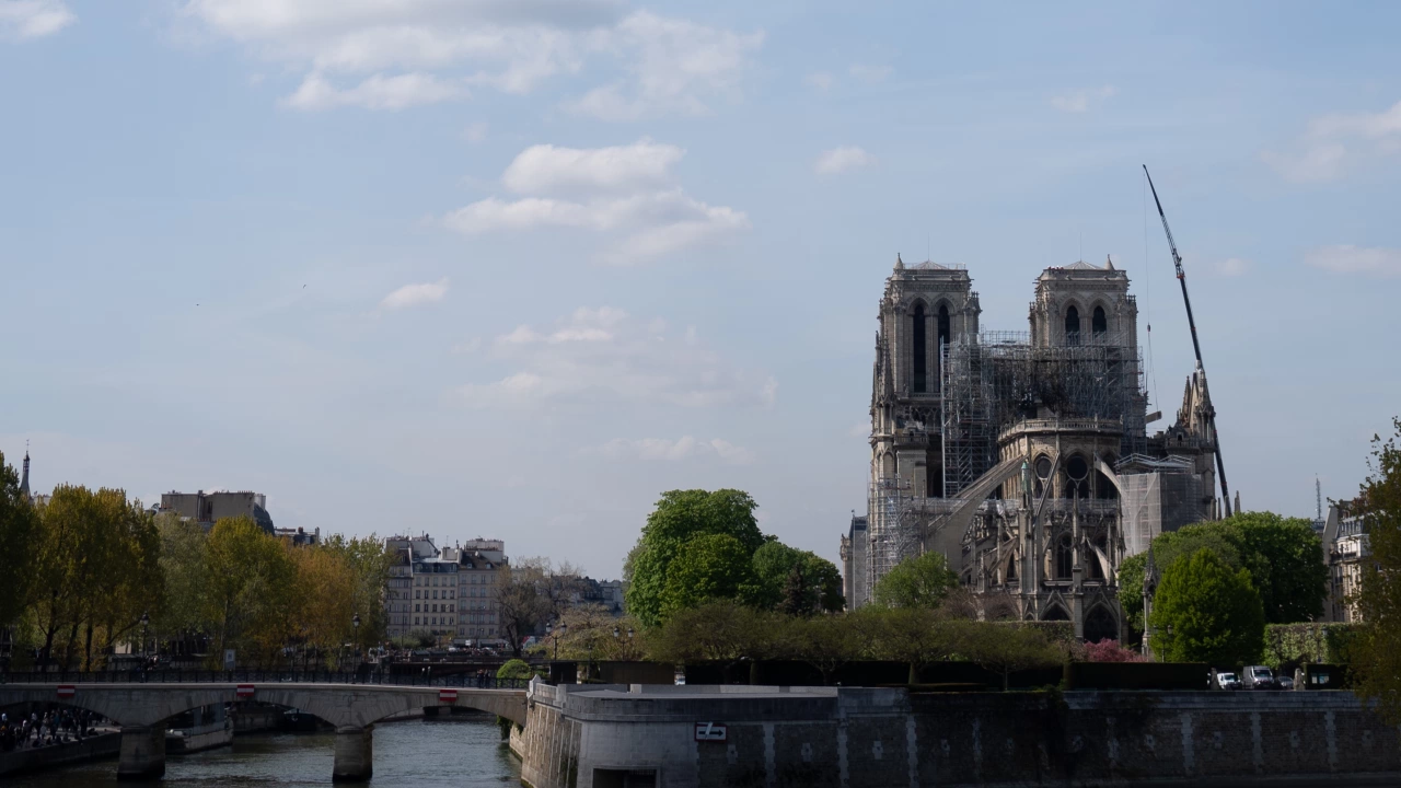 Парижкият ресторант Тур д‘Аржан Сребърната кула може да се похвали