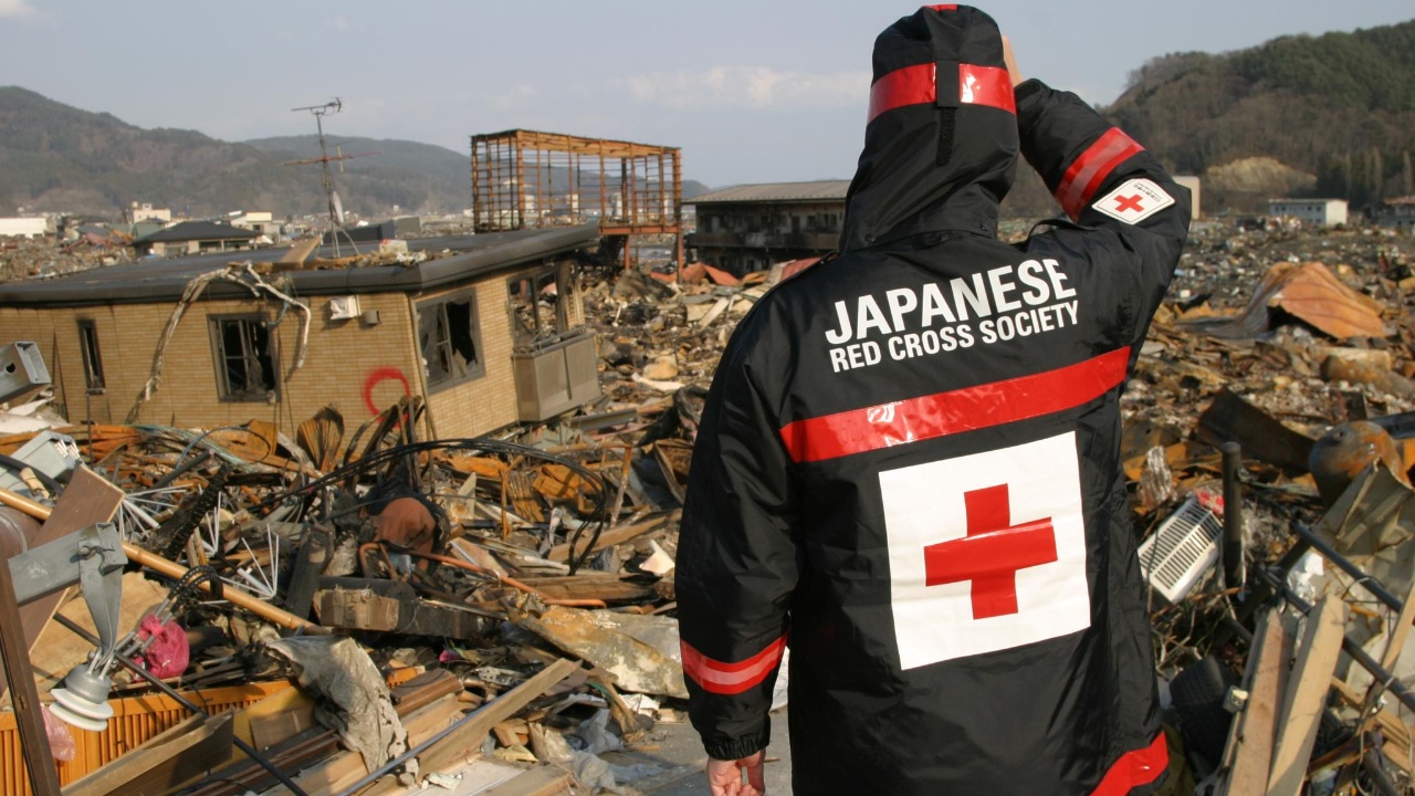 Опасността от цунами след земетресението в Япония вече е като цяло изключена