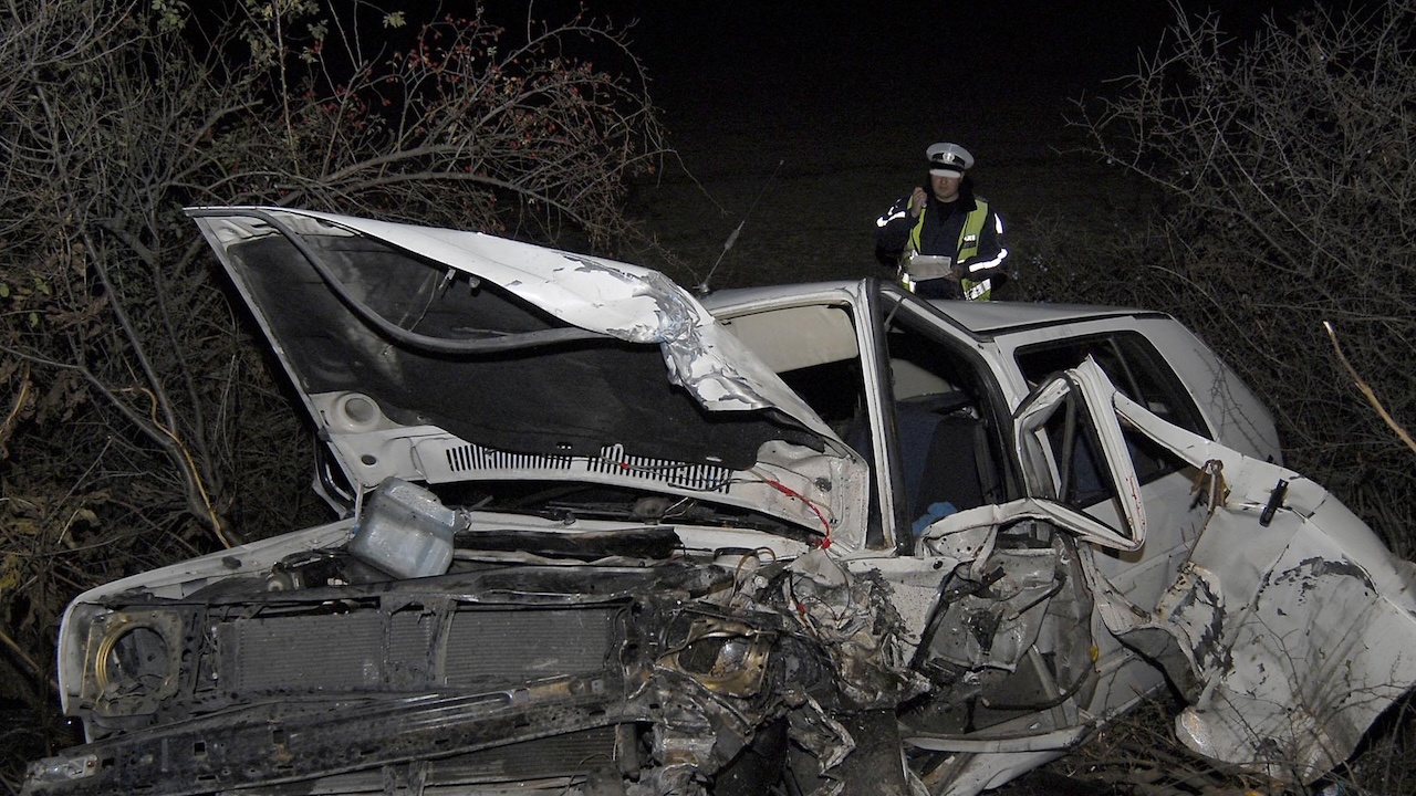 Шестима са в болница след тежък челен сблъсък на пътя Велинград – Пазарджик