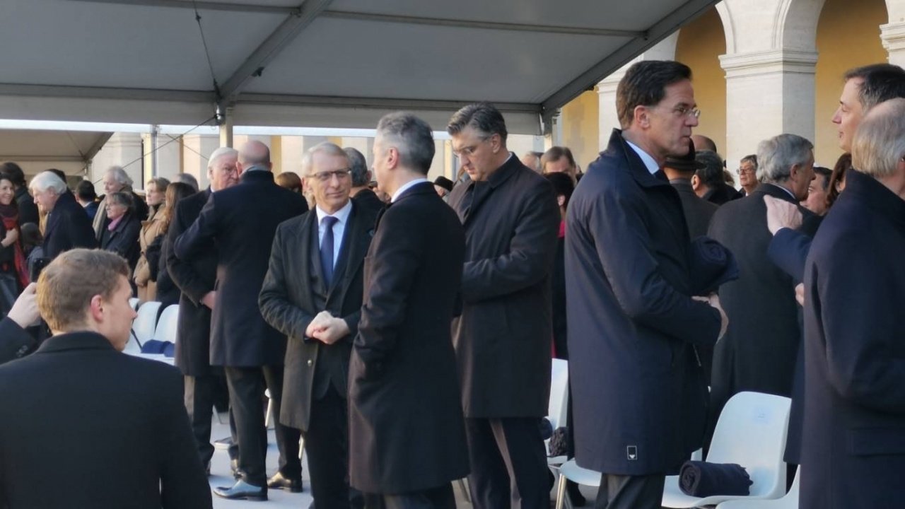 Премиерът акад. отдаде последна почит на Жак Делор, който почина