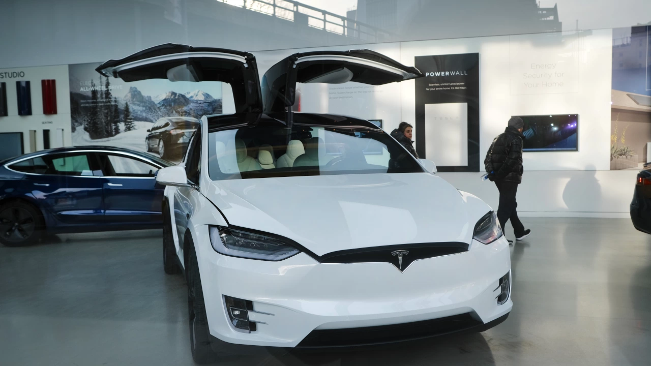 Американската компания Тесла Tesla изтегля от китайския пазар повече от