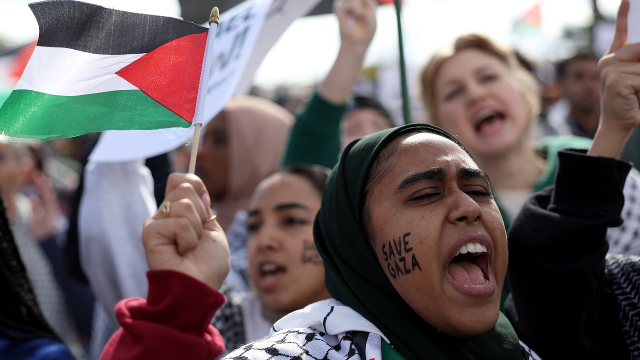 Мирно шествие в подкрепа на палестинците в ивицата Газа в