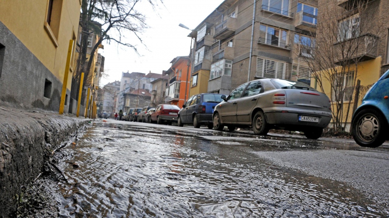 Авария на нов водопровод в Сливен, множество квартали са без вода