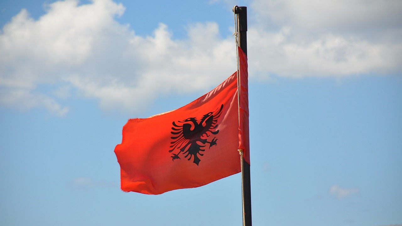 Албания изпраща 22 военни в Егейско море и 100 военни за подсилване на източния фланг на НАТО
