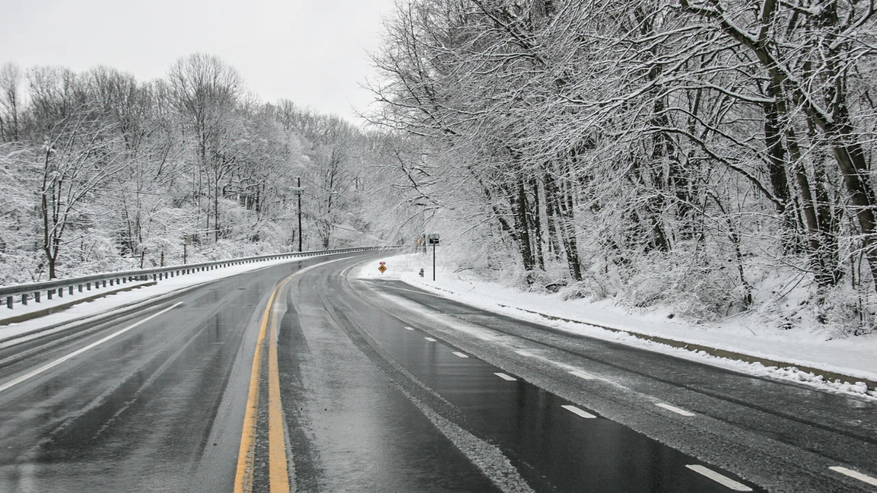 Пътищата в община Плевен са проходими при зимни условия Четири