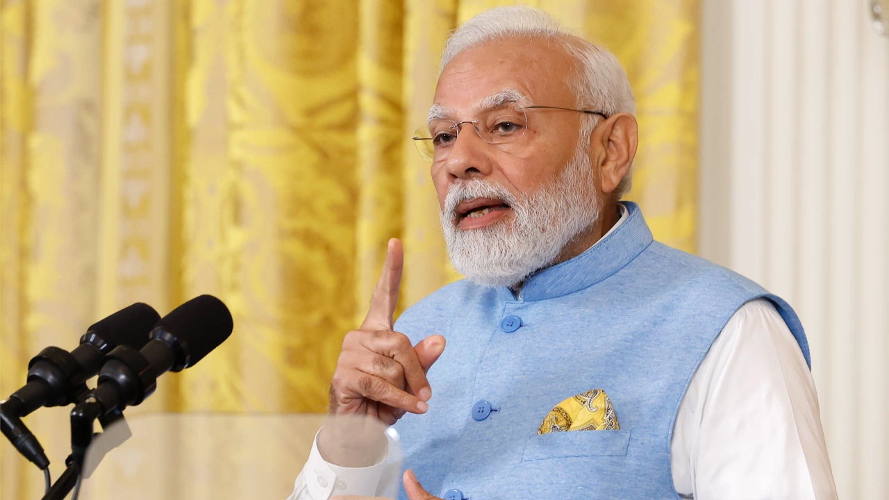 Индийският премиер Нарендра Моди заяви че светът гледа на Индия